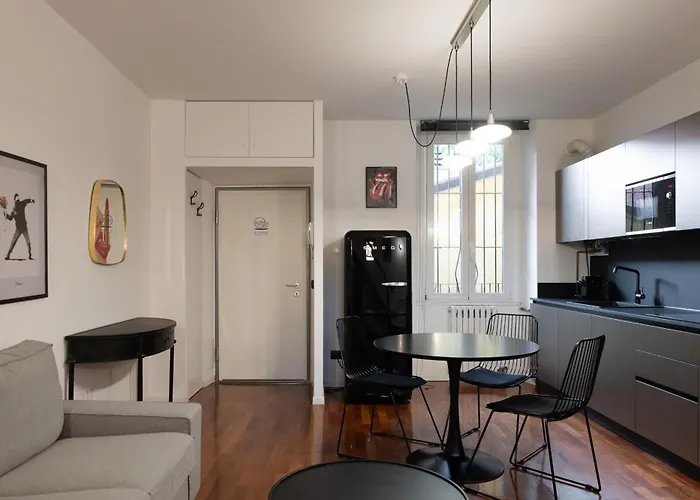 Moderno Bilocale Su Due Piani Nel Cuore Dei Navigli