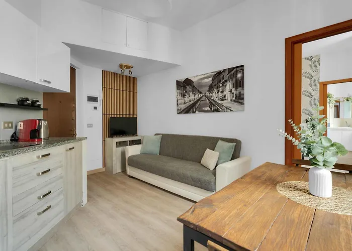 New! Stylish 3-person Flat By Metro M3 & Sunny Balcony Appartamento