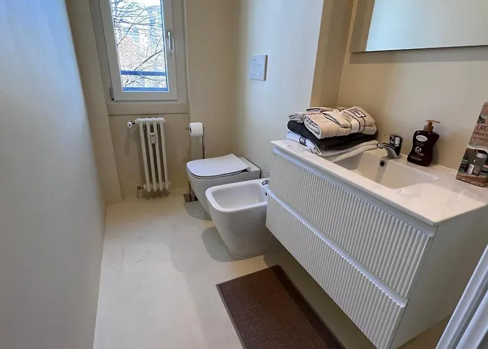 Elegante Bilocale Ristrutturato - Metro Inganni Apartment Milan