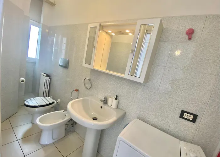 Modica Home, Nel Cuore Di Famagosta, In Posizione Tranquilla * Milan
