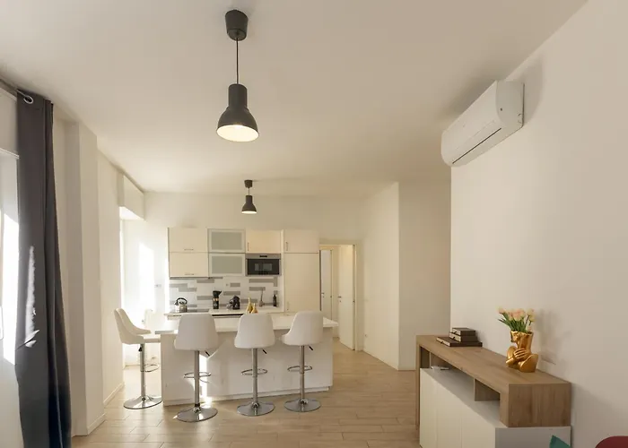 Apartment Artstay - Near Metro, Train Station, Isola *