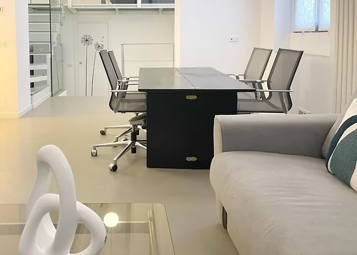 Flatsharing - Collegno 3 Level Loft Apartament