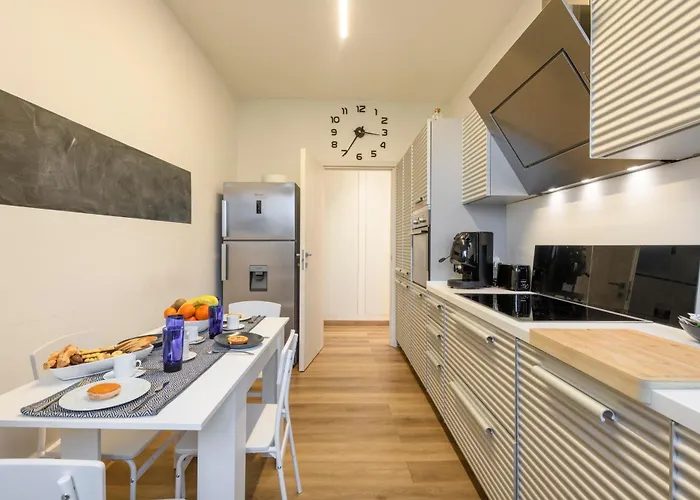 Modica, 16 - Near Iulm Apartmán *