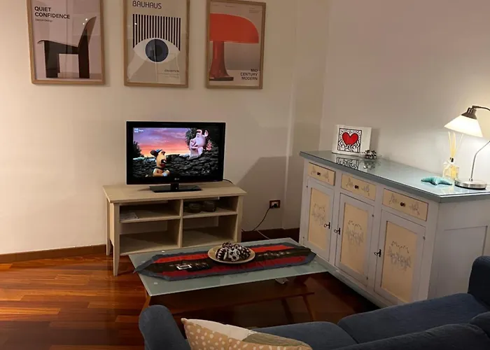 Ampio Ed Elegante Bilocale * Milano