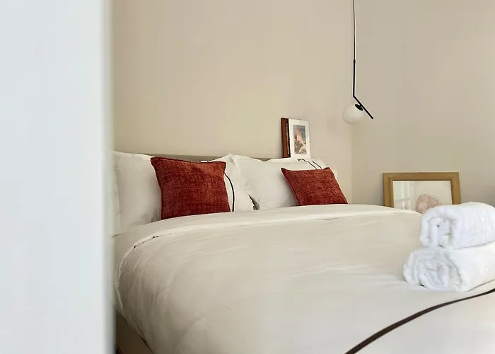 Designer Apartment, Entire Home, 2 Bathrooms, For Families, Groups Milão