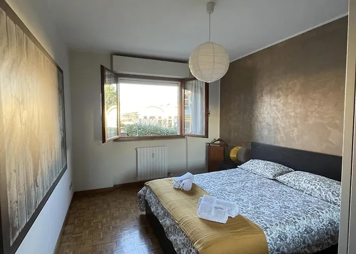 Duo Living, Spacious Comfortable 5 Minutes From Lancetti アパート