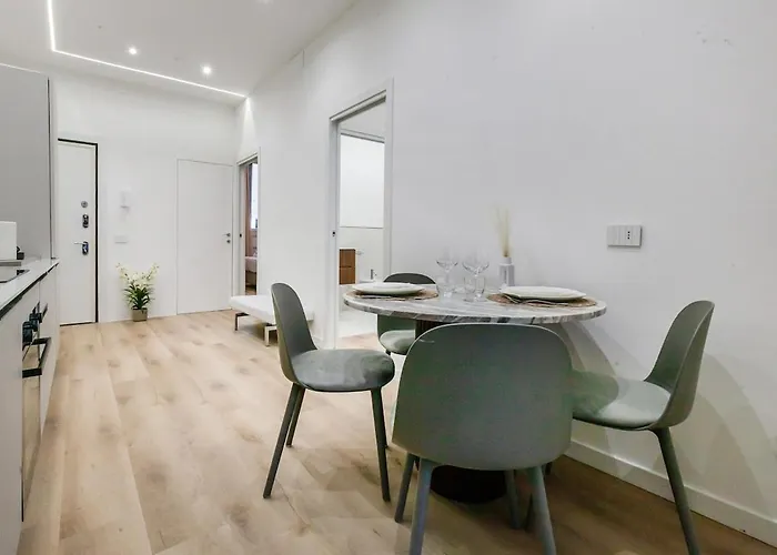 Luxury 2-bedroom Station