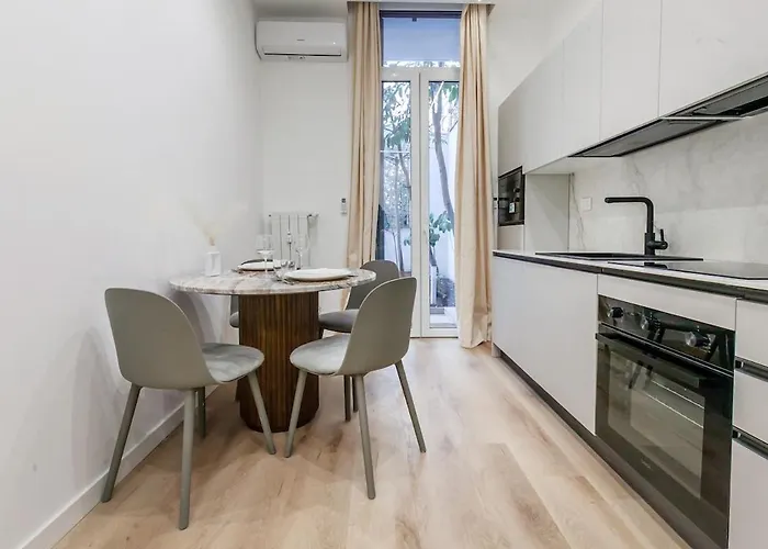 Luxury 2-bedroom Station 公寓