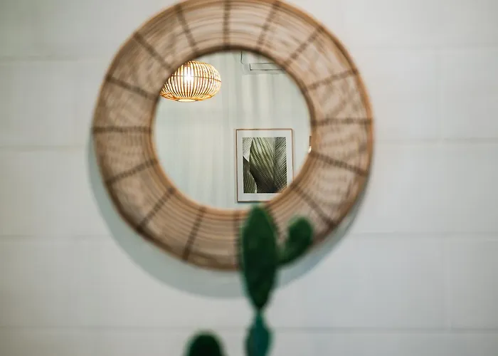 The Leaf - Arco Della Pace *