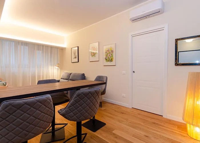 Costanza Home, Moderno Ed Elegante Nel Cuore Della Citta Di Milano, Nuova Metro Blu, Comodo Per Duomo, San Siro E Rho Fiera *