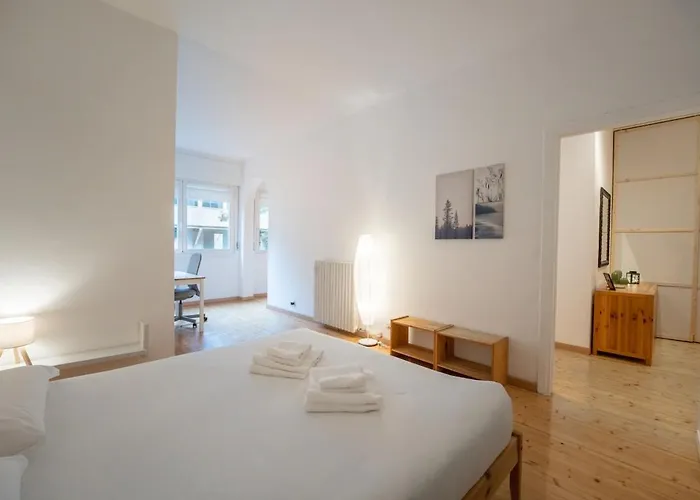 Parking, 2 Min To Metro, 8 Min To Rho Fair *