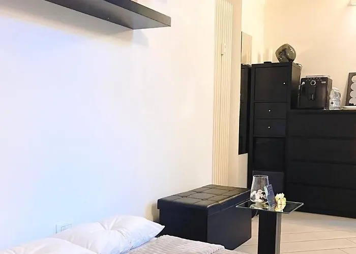 2-level Designer Loft In Isola District Apartament