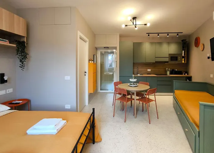 Drops & Dots In The Key Area Of شقة ميلان