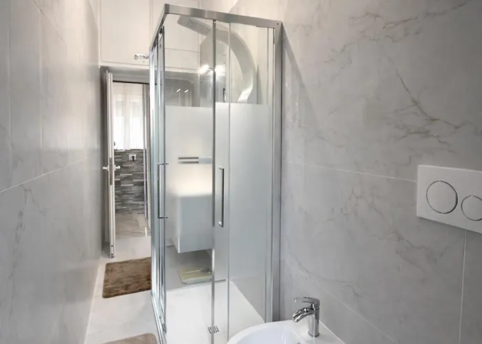 Accogliente A Ben Collegato