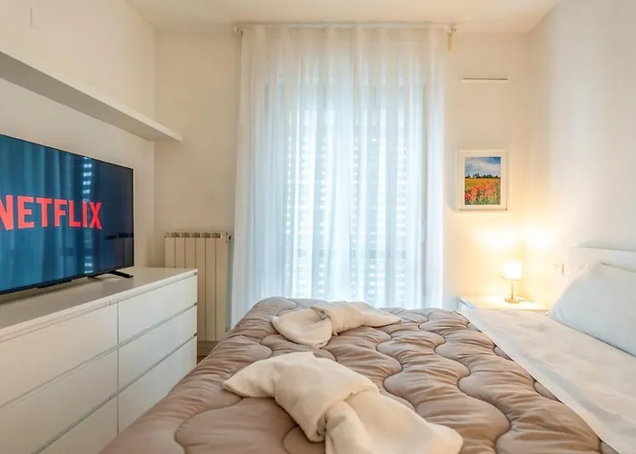 Luminoso E Ristrutturato Con Doppio Balcone E Wifi Apartment