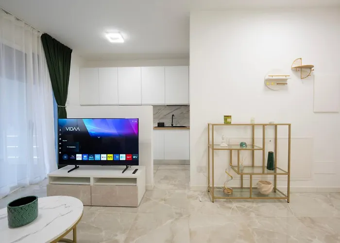 Apartamento - Nuovo Con Grande Terrazza Privata *