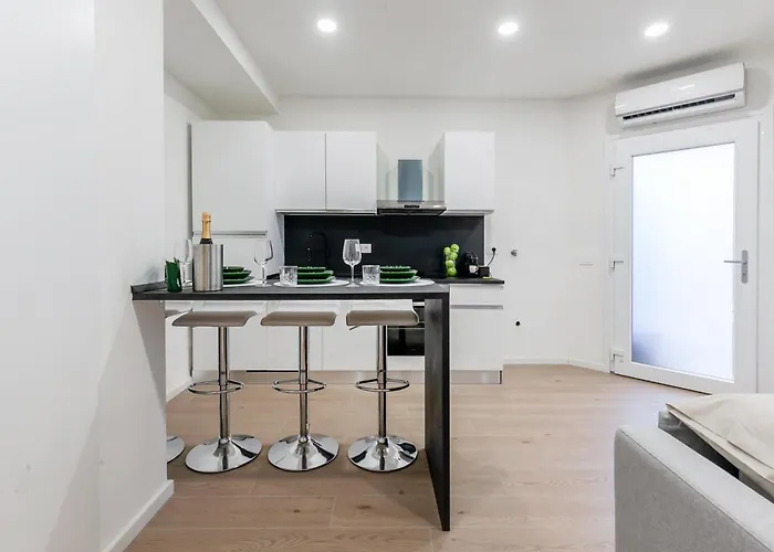 Garden M3 Duomo 12 Min