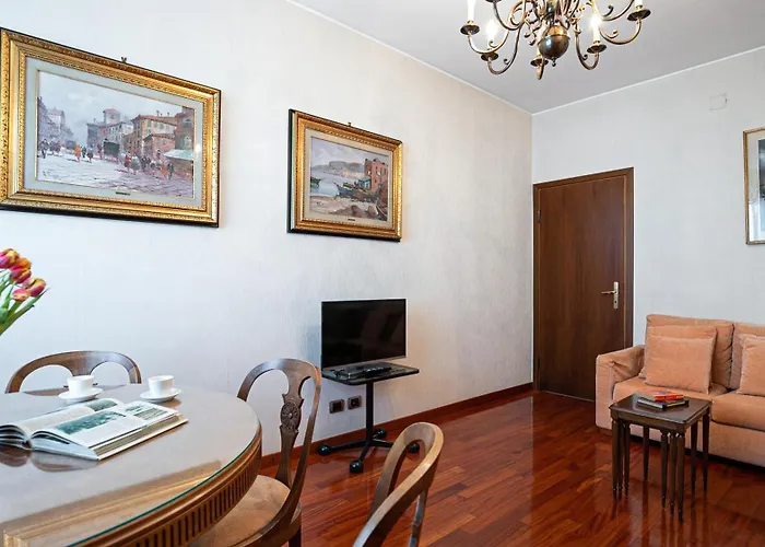 Italianway Easy - Strambio 8 * Milan