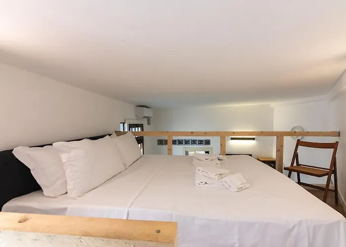 Easy Loft Next To Loreto Metro Stop 公寓 *