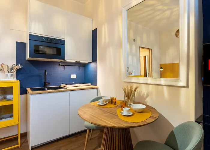 Isola Design - 15min To Duomo, Station شقة