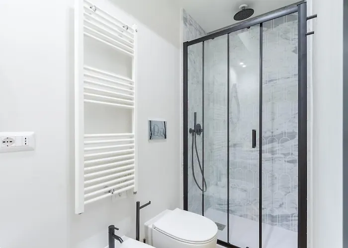 Boutique Flat Steps From Duomo *