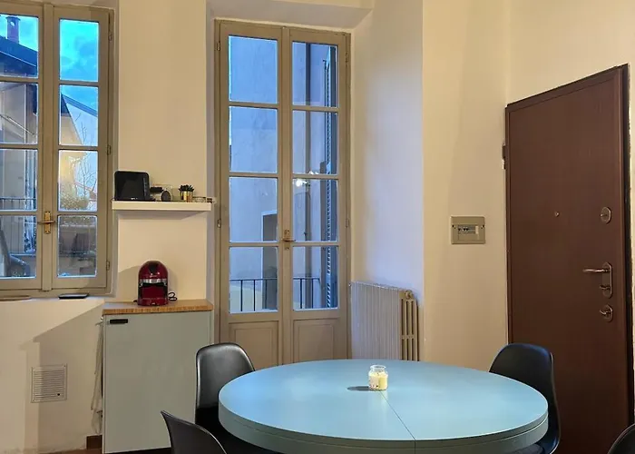 Milan's Secret Courtyard - Historic Center Apartment *