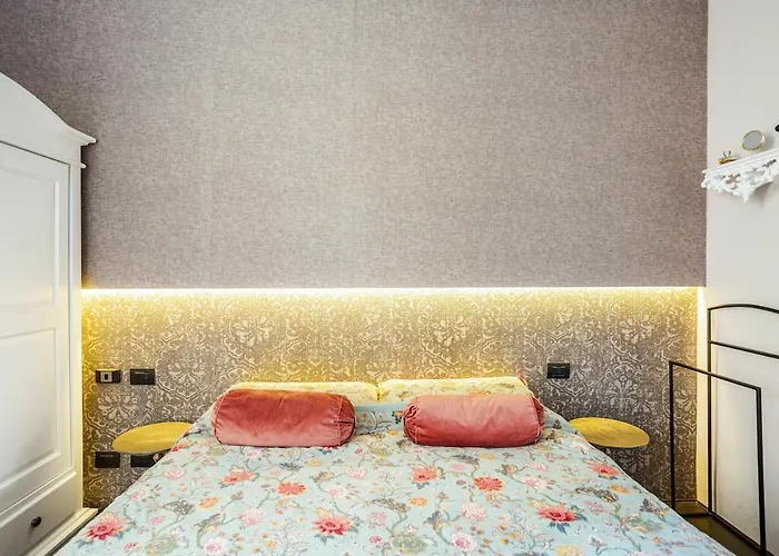 Industrial-chic In The Heart Of Isola Apartment Milan