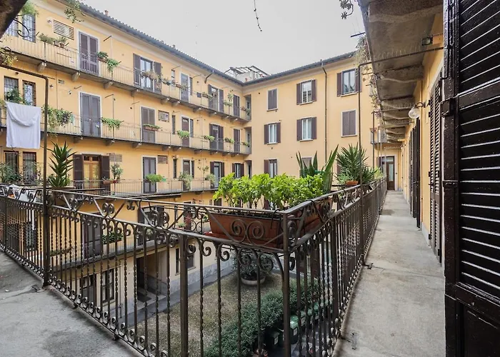 Apartment Living Corso Sempione Milan