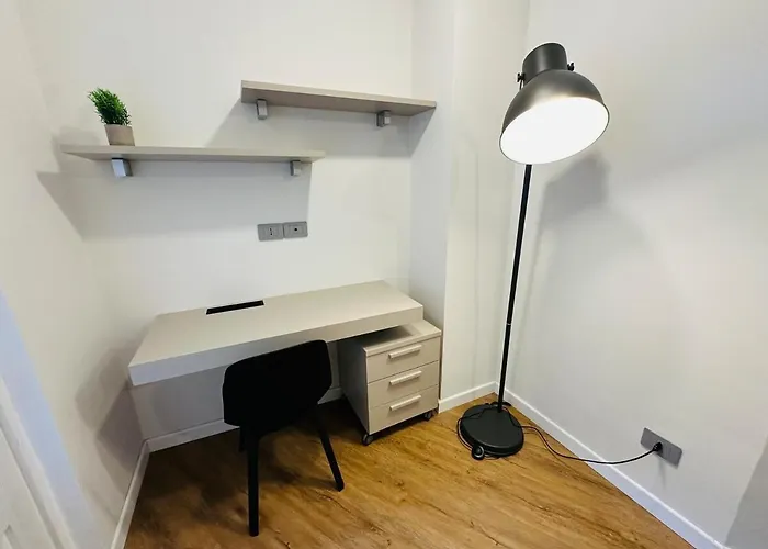 Cassala 45 - Di Design Ristrutturato, 2 Camere, Navigli Apartment *