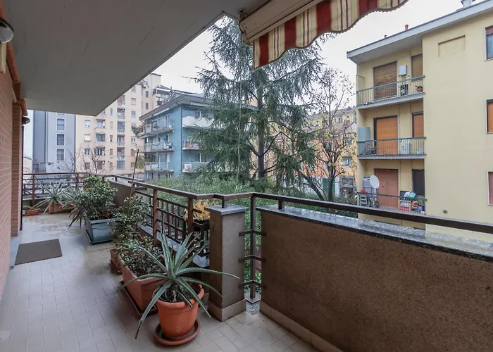 Metro 4 Spacious And Bright Three-room 밀라노