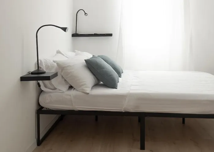 Casa Enea Luxury House - Bocconi Navigli - Private Parking Milan