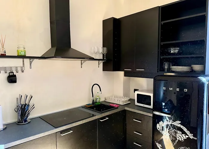 Isola 10 Minutes From Corso Apartment