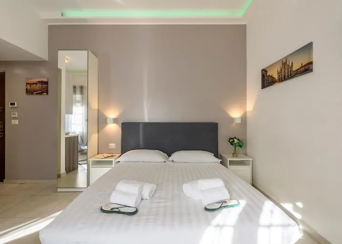 Tagiura, 25 - For Work And Leisure Milán