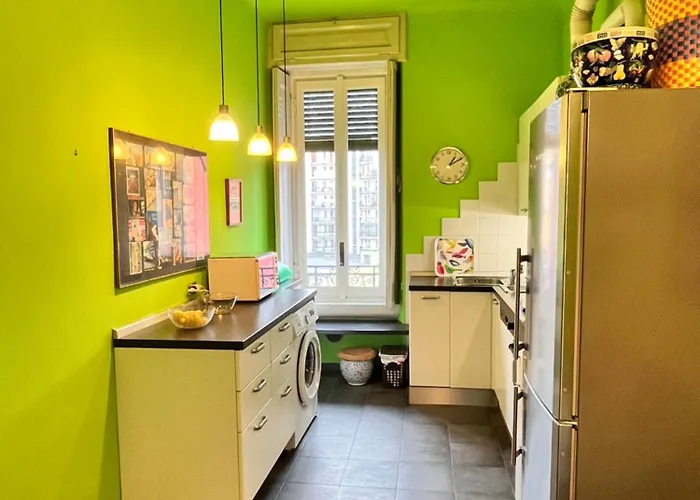 Isola Accogliente Milánó