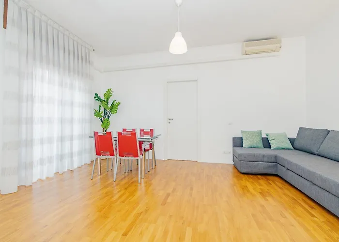 Isola - 2 Bedrooms - Free Parking Apartament Mediolan