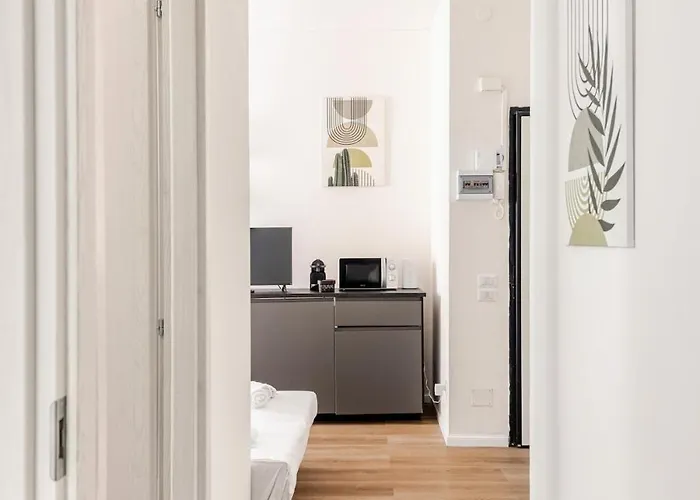 Moderno Vicino Metro M5 * Milano