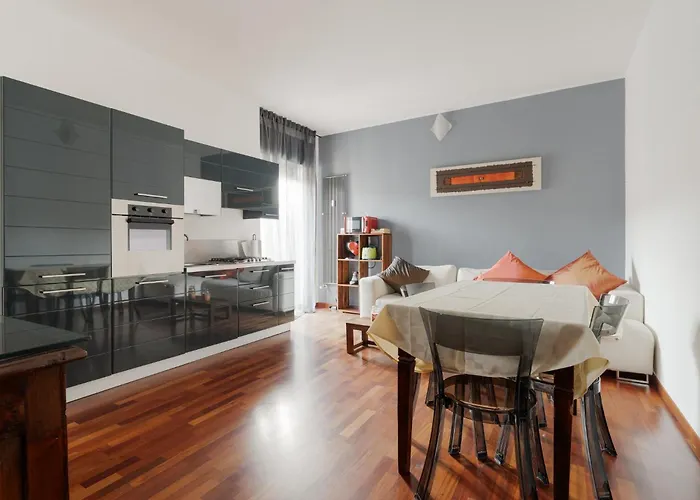 Guesthost - Navigli Comfy Apartament Mediolan