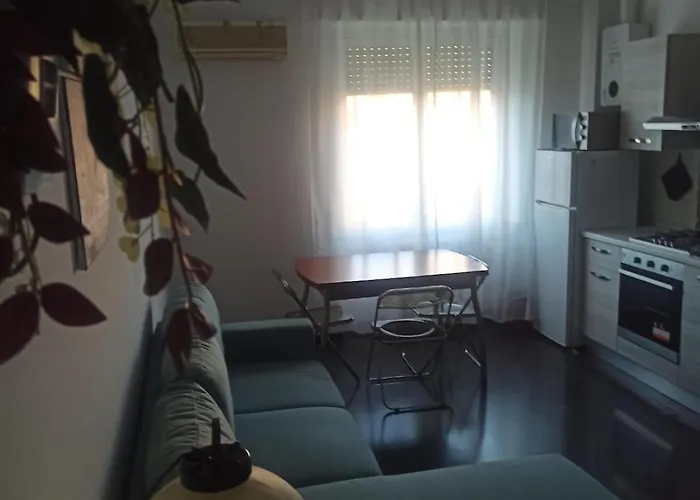 Lejlighed 15 Min From The Cathedral, Spacious, Bright, Elevator, Wi-fi