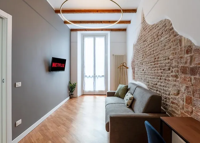 Stylish With Balcony - Brera Appartement