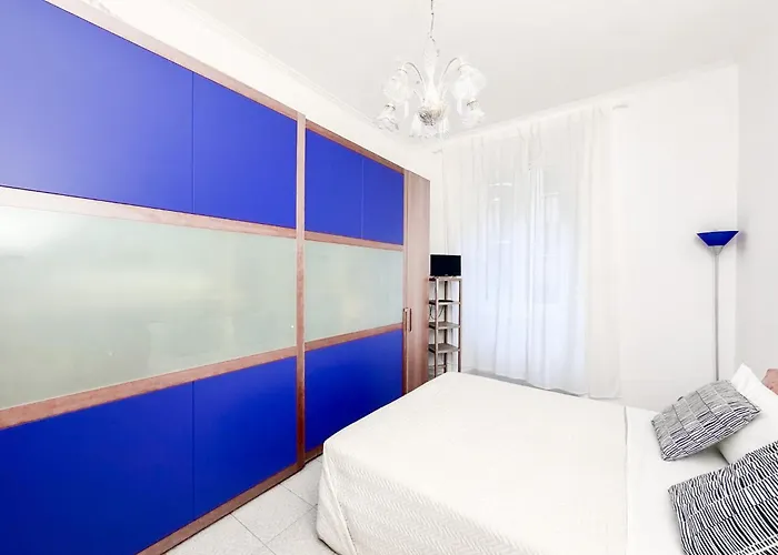 Three-room 2 Bedrooms With Balcony 2 Min From Appartamento