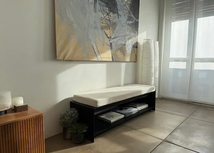 Urban Retreat Minutes Away From Duomo Cathedral *