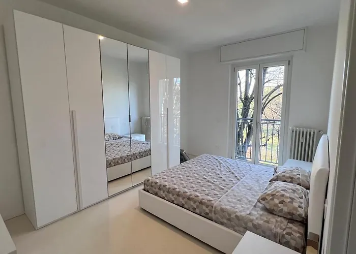 Elegante Bilocale Ristrutturato - Metro Inganni Apartment *