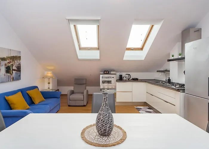 Apartmán Romantic Navigli Attic Free Garage 255 X 520 Cm *