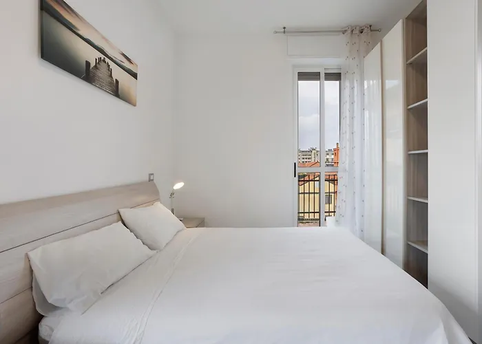 Quadrilocale Luminoso Con Balcone * Milan