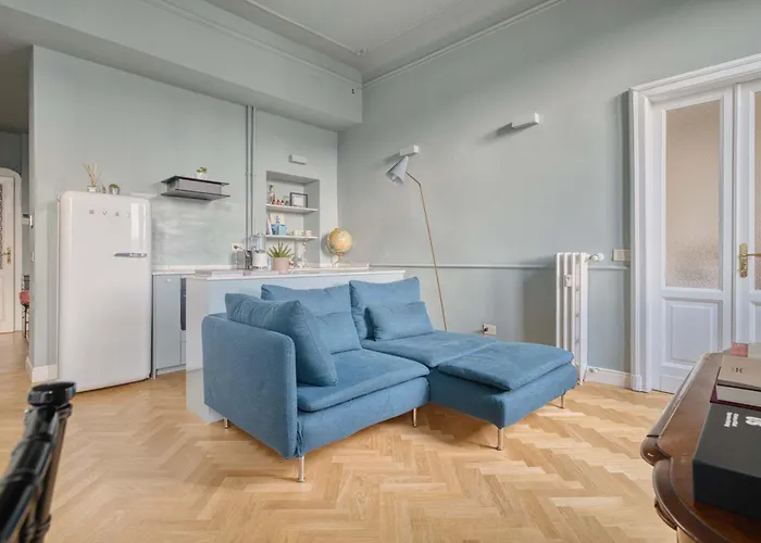 Bright 2br Near Arco Della Pace Apartment Milan