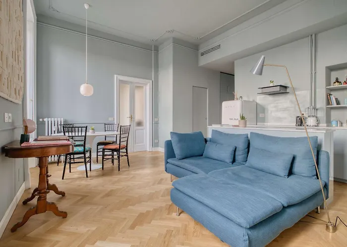 Bright 2br Near Arco Della Pace Apartment