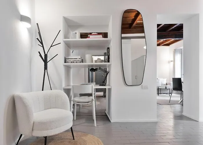 Corso Magenta Historic Milano