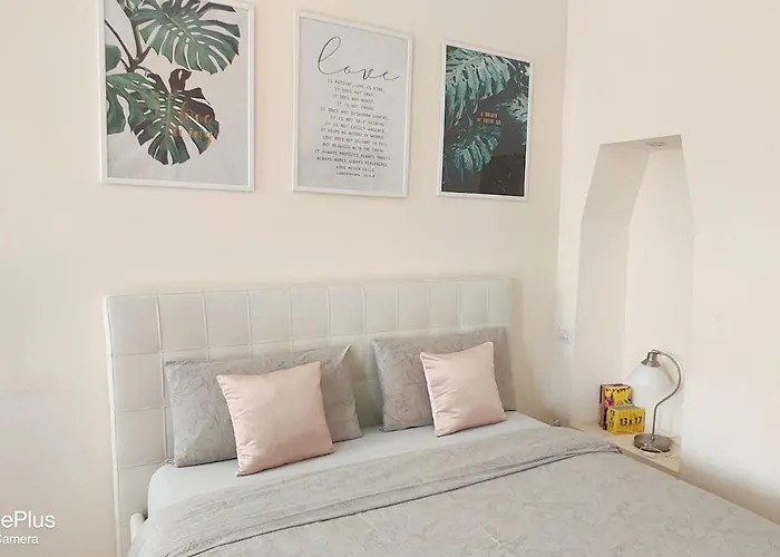 Brand New Connected To Two Metro Lines *