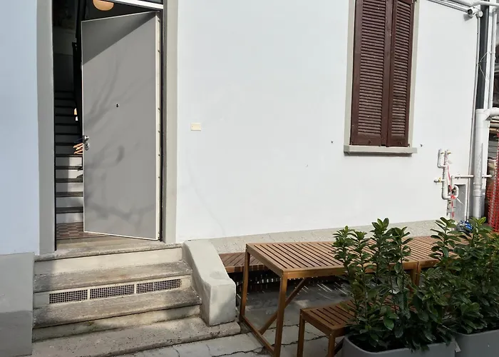 Olimpic Village Club 6 * Milánó