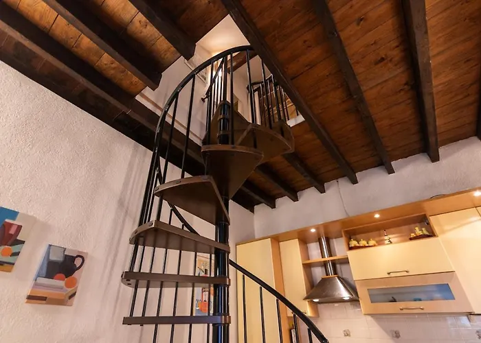 Characteristic 2 Double Bedroom Mediolan
